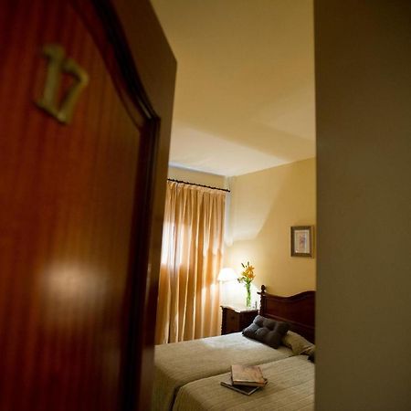 Hotel Gran Avenida Coria del Río Exteriör bild