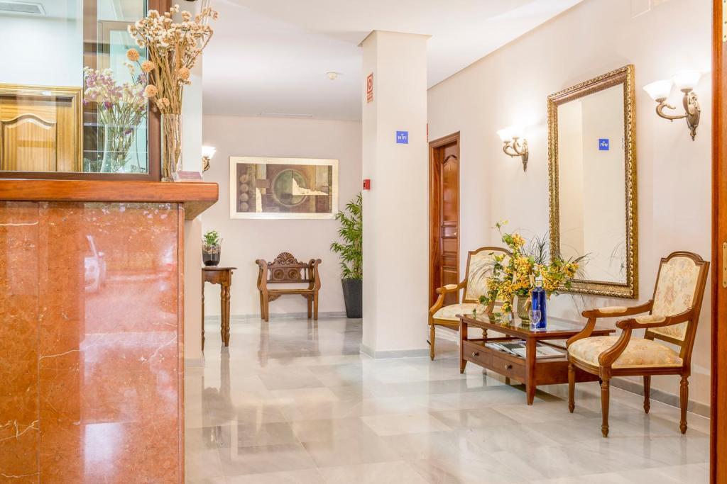 Hotel Gran Avenida Coria del Río Exteriör bild